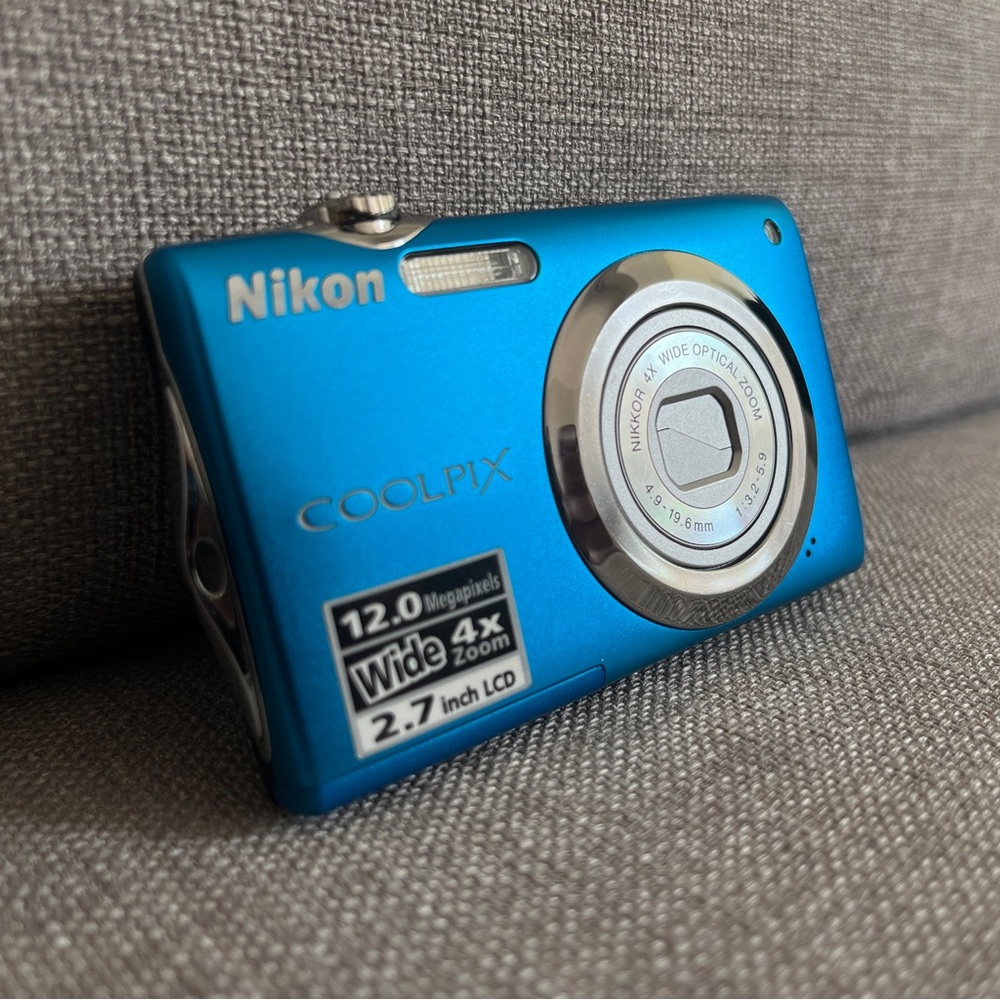 Nikon COOLPIX S3000 12.0MP Compact Digital Camera